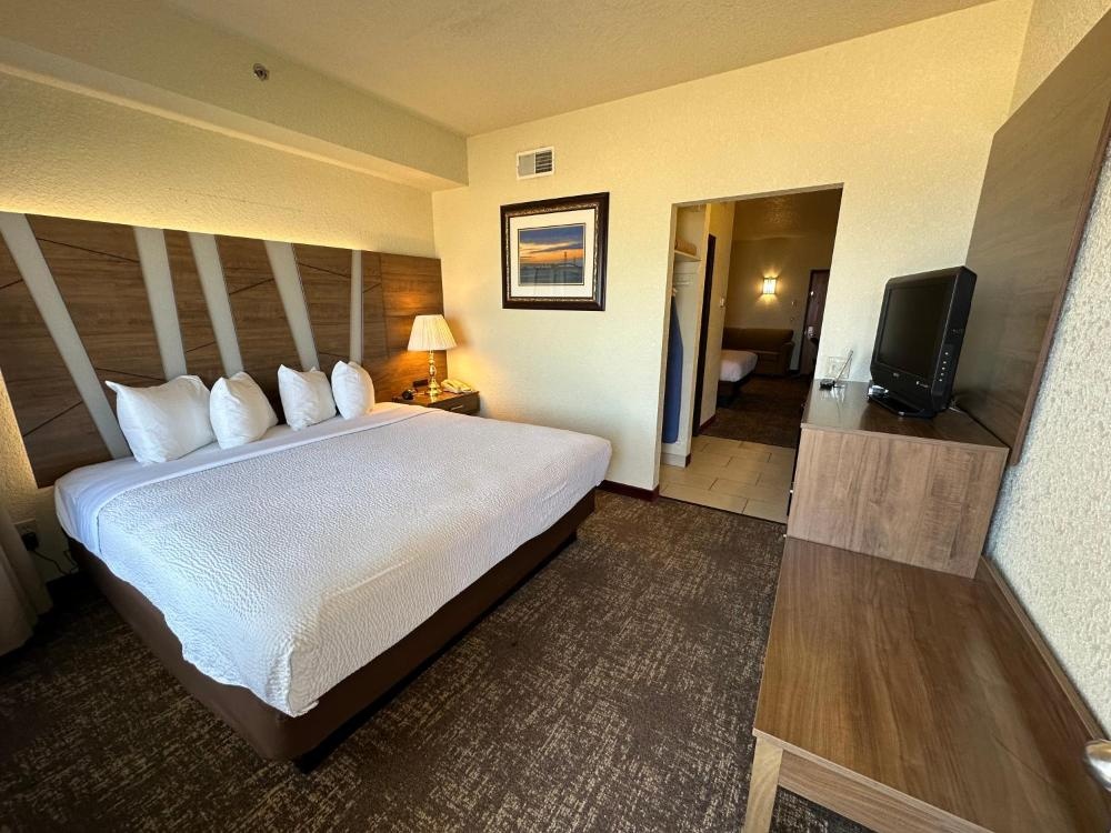 Mackinaw Beach And Bay All Suites Resort