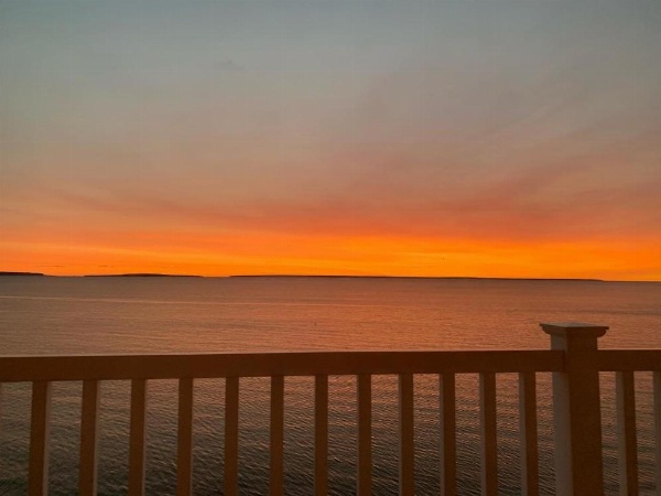 Mackinaw Beach And Bay All Suites Resort image 18