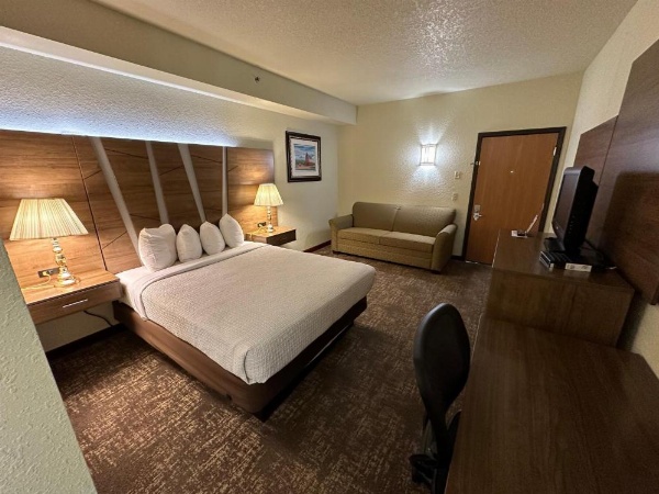 Mackinaw Beach And Bay All Suites Resort image 8